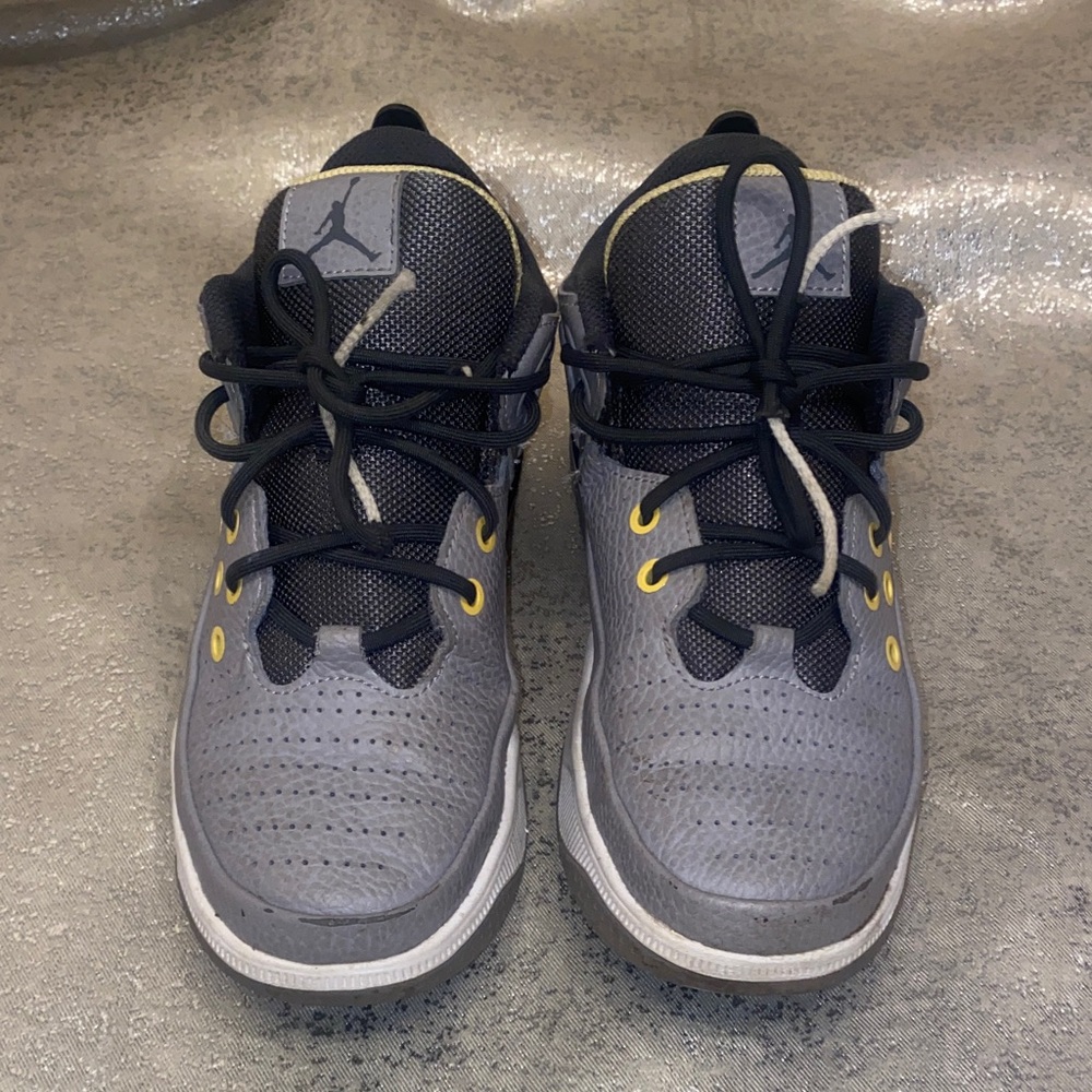 Jordan Kids Sneakers in Gray with Yellow Accents